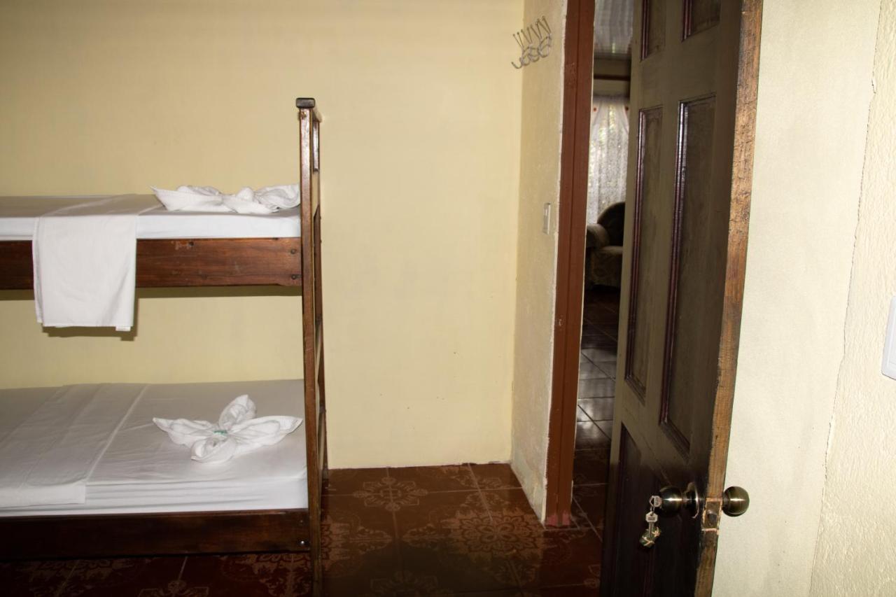 The Corner House Apartman Tortuguero Kültér fotó